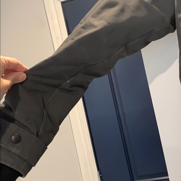 Canada Goose Shelburne parka jacket. Size S/P - Picture 12 of 17